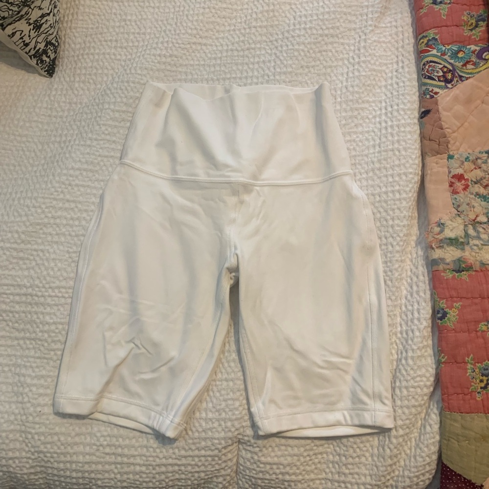 Lululemon 8 inch biker shorts - white